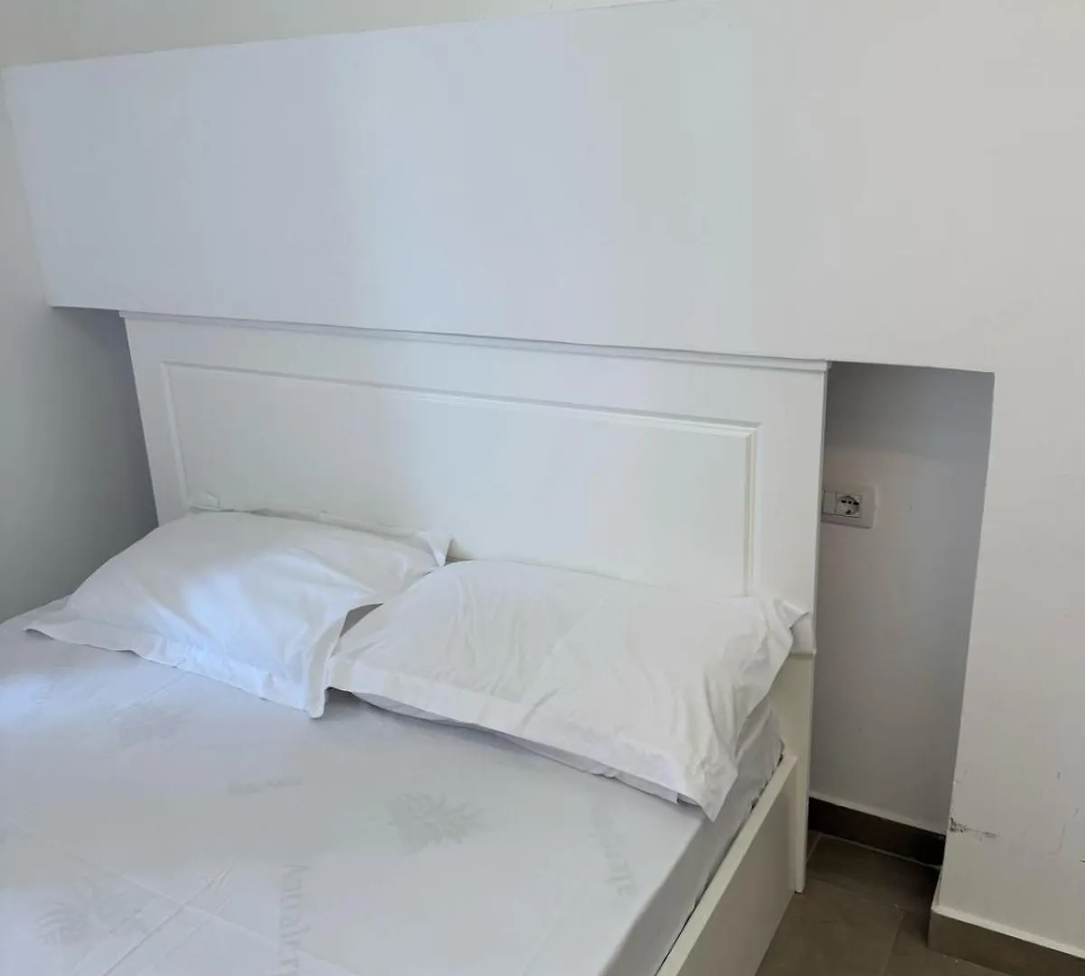 Guest Apartaments Shëngjin 公寓